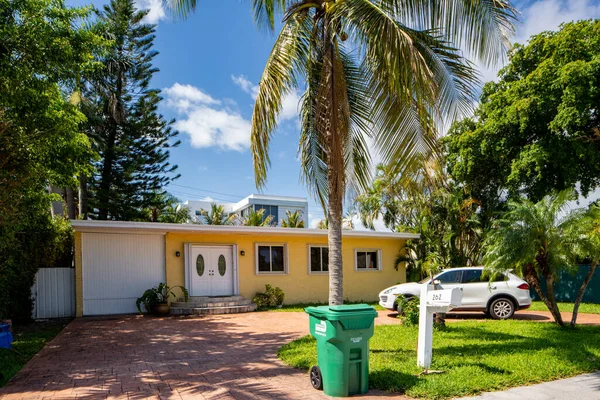 Sunny Isles Beach Usa April 2021 Foto Serie Bostadshus Golden — Stockfoto