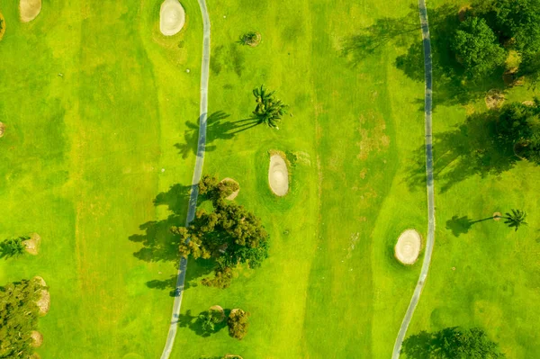 Foto Udara Atas Kepala Lapangan Golf Pemandangan Rumput Hijau Yang — Stok Foto