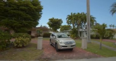 Güzel bekar aile evleri Hollywood Lakes FL mahallesi 4k 60p kenar manzara