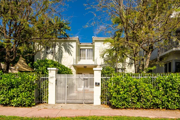 Miami Beach Usa May 2021 Photo Multifamily Apartment Building South — Stock Photo, Image