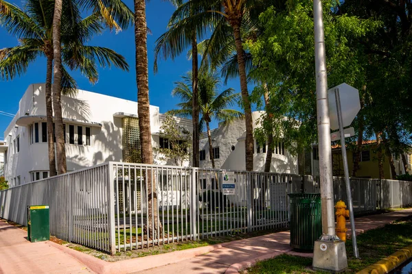 Miami Beach Estados Unidos Mayo 2021 Foto Edificio Apartamentos Multifamiliares — Foto de Stock