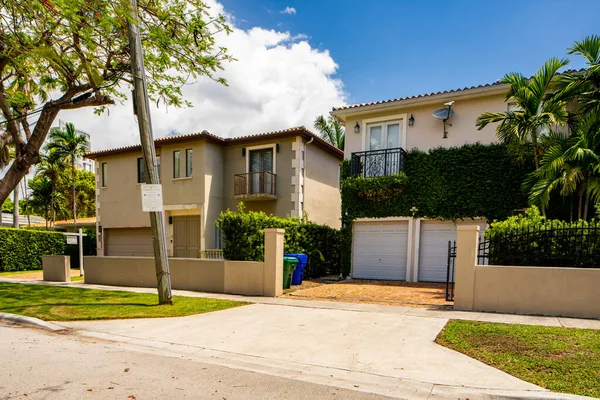 Brickell Estados Unidos Mayo 2021 Foto Una Casa Unifamiliar Barrio —  Fotos de Stock