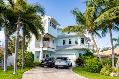 Pompano Plajı, FL, ABD - 22 Mayıs 2021: Pompano Beach Florida USA 'da tek kişilik aile evi