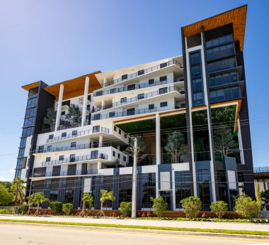 Pompano Plajı, FL, ABD - 22 Mayıs 2021 Pompano Plajı Lüks Kiralık Apartmanları