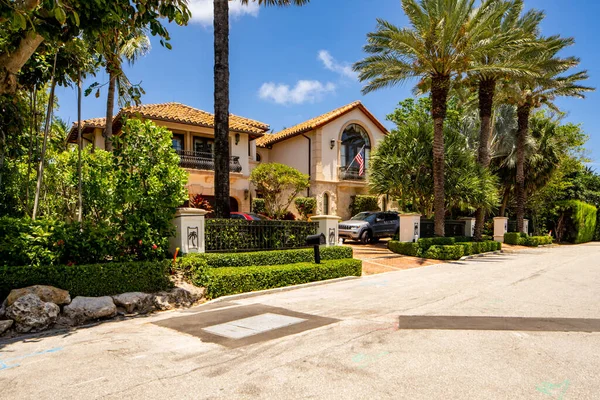West Palm Beach Usa Maio 2021 Foto Uma Luxuosa Casa — Fotografia de Stock