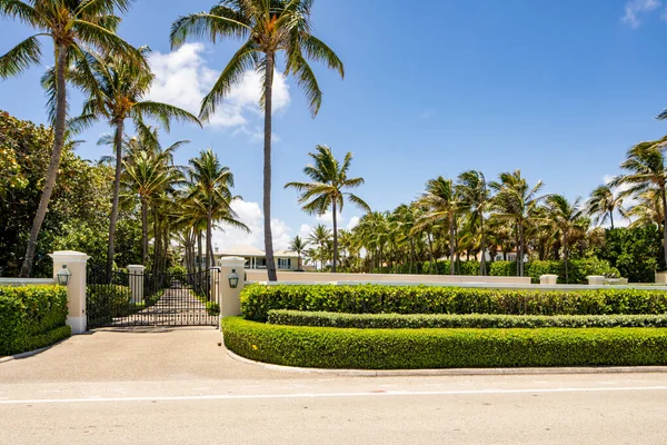 West Palm Beach Usa Maio 2021 Foto Uma Luxuosa Casa — Fotografia de Stock