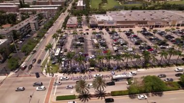 İsrail 'deki şiddet karşıtı barışçıl protesto için halk toplandı