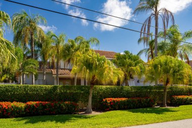 Delray Beach, FL, ABD - 28 Mayıs 2021: Tropic Island Delray Beach, FL USA