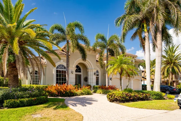 Delray Beach Estados Unidos Mayo 2021 Casa Unifamiliar Barrio Tropic — Foto de Stock