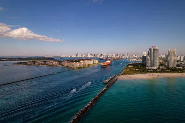 Aerial Photo Shop Heading Out Sea Port Miami Usa — Stock Photo, Image