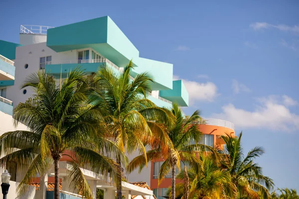 Palmen Art Deco Gebouwen Miami Beach Kleurrijke Scène Verenigde Staten — Stockfoto