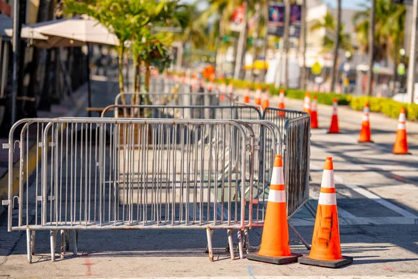 Controle Multidões Miami Beach Com Cones Cercas Memorial Day Weekend — Fotografia de Stock