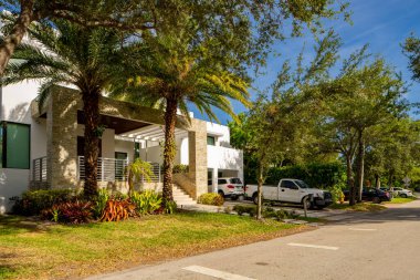 Miami, FL, ABD - 3 Haziran 2021 Key Biscayne Miami FL ABD 'deki lüks bekar aile evi