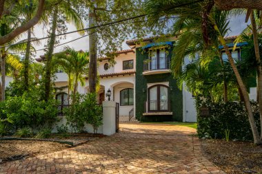 Miami, FL, ABD - 3 Haziran 2021 Key Biscayne Miami FL ABD 'deki lüks bekar aile evi