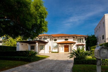 Miami, FL, ABD - 3 Haziran 2021 Key Biscayne Miami FL ABD 'deki lüks bekar aile evi