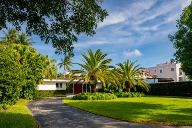 Miami, FL, ABD - 3 Haziran 2021 Key Biscayne Miami FL ABD 'deki lüks bekar aile evi