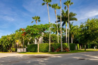 Miami, FL, ABD - 3 Haziran 2021 Key Biscayne Miami FL ABD 'deki lüks bekar aile evi
