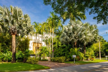 Miami, FL, ABD - 3 Haziran 2021 Key Biscayne Miami FL ABD 'deki lüks bekar aile evi
