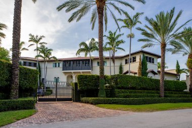 Miami, FL, ABD - 3 Haziran 2021 Key Biscayne Miami FL ABD 'deki lüks bekar aile evi