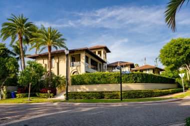 Miami, FL, ABD - 3 Haziran 2021 Key Biscayne Miami FL ABD 'deki lüks bekar aile evi