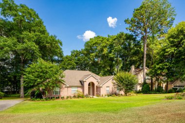 Tallahassee, FL, ABD - 12 Mayıs 2021: Tallahassee Florida ABD 'deki tek aile evi