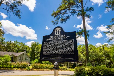 Tallahassee, FL, ABD - 12 Mayıs 2021: Tallahassee Florida ABD 'deki tek aile evi