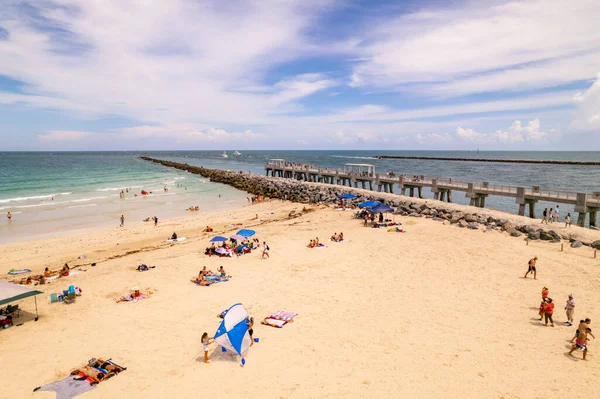 Miami Beach Verenigde Staten Juni 2021 Crowded Beach Miami Luchtfoto — Stockfoto