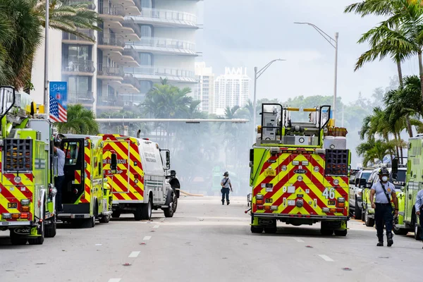 Miami Beach Surfside Usa Czerwca 2021 Scena Pobliżu Champlain Towers — Zdjęcie stockowe