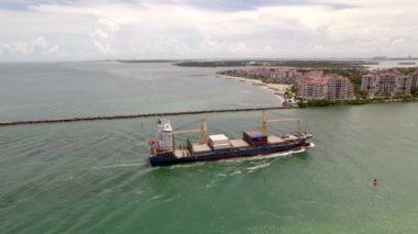 5k insansız hava aracı Miami Limanı 'na yaklaşıyor.