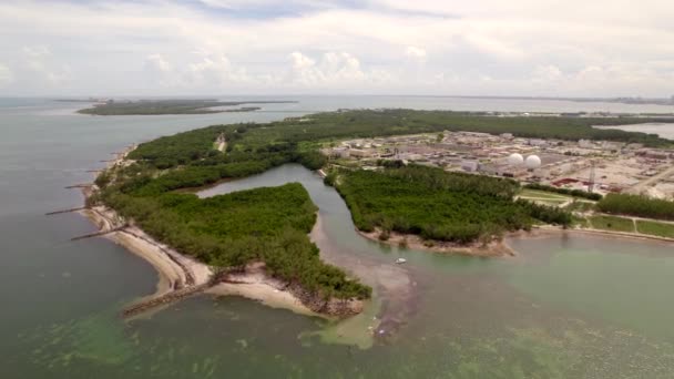 Luchtfoto Video Virginia Key Miami Usa Central District Afvalwaterzuiveringsinstallatie — Stockvideo
