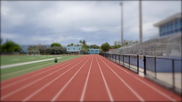 Running Finish Track Blurry Edges Focus Middle — Stock Video