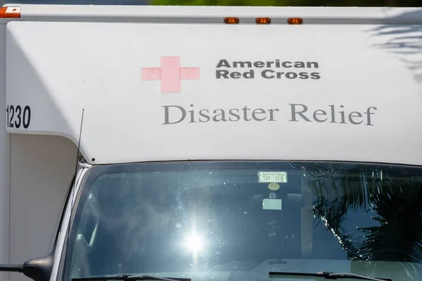 Surfside Usa Juli 2021 Katastrophenhilfswagen Des Amerikanischen Roten Kreuzes Vor — Stockfoto