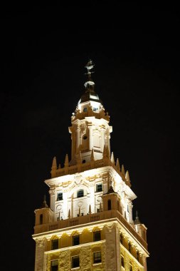 Miami Özgürlük Kulesi 'nin gece fotoğrafı