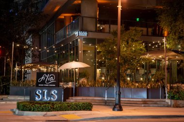 SLS Brickell Miami FL 'in gece fotoğrafı