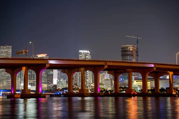 Noite Foto Ponte Bloqueio Vista Downtown Miami — Fotografia de Stock