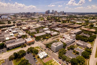 Ybor City ve Tampa FL şehir merkezinin hava manzarası