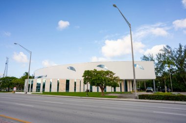 Miami, FL, ABD - 16 Temmuz 2021: Miami FL Kuzey Dade Adalet Merkezi fotoğrafı