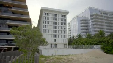 Motion video 8995 Collins Ave Surfside FL USA