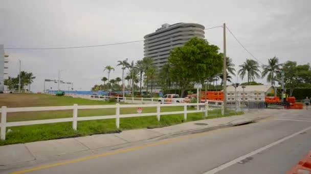 Champlain Towers Einsturzstelle Und Mauer Der Hoffnung Denkmal Mit Bewegungs — Stockvideo