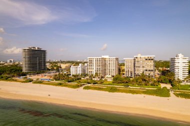 Eski Champlain Kuleleri 'nin Güney Surfside sitesi çöktükten sonra temizlendi