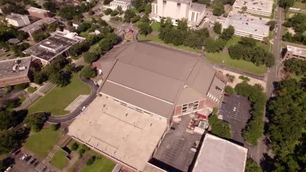 Donald Tucker公民中心美国佛罗里达州塔拉哈西市中心5K无人驾驶飞机镜头 — 图库视频影像