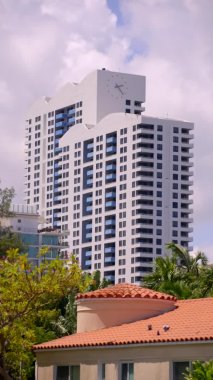 Dikey video The Waverly South Beach 4k