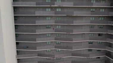 Hava desteği Miami Iconbay Condominium 4k 60fps 'ı gösteriyor.