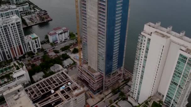Aerial Drone Tilt Reveal Missoni Baia Construction Miami Edgewater 60Fps — Stock Video