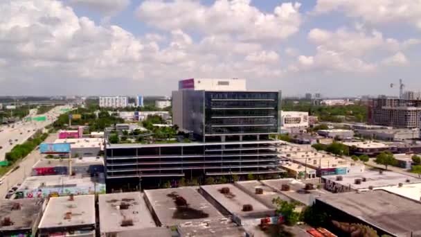 Aerial Footage 545Wyn Wynwood Miami Office Retail Building 60Fps — Stock Video