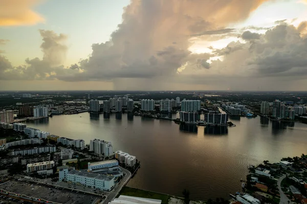 Foto Aérea Atardecer Tormentoso Sobre Miami — Foto de Stock