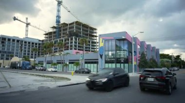 Hareket alanı görüntüleri Wynwood Miami perakende alanı kiralık