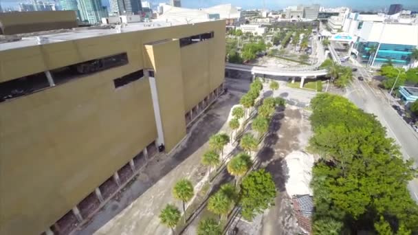 Amplio plano aéreo demolición del edificio del Miami Herald — Vídeo de stock