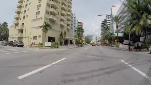 Condução na Collins Avenue Miami Beach — Vídeo de Stock