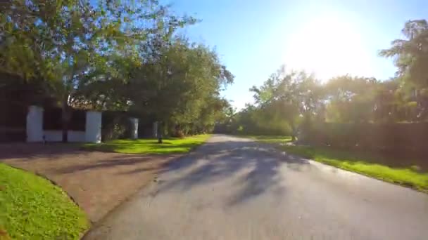 Condução na estrada com câmera traseira virada — Vídeo de Stock